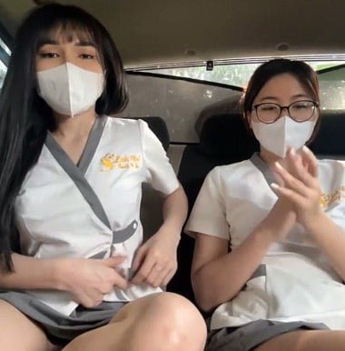 Đôi nữ sinh thủ dâm khiến tài xế đau đầu